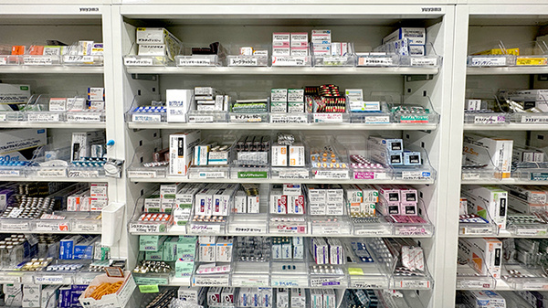 ことぶき薬局　朝霞店の薬棚