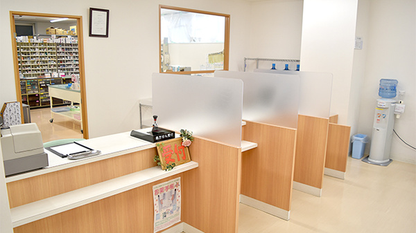 ことぶき薬局　竹の塚店の受付/カウンター