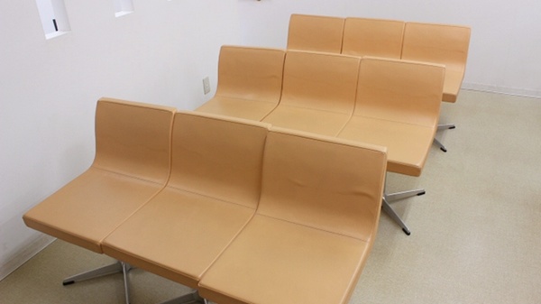 ことぶき薬局　洋光台店（神奈川県）の待合スペース