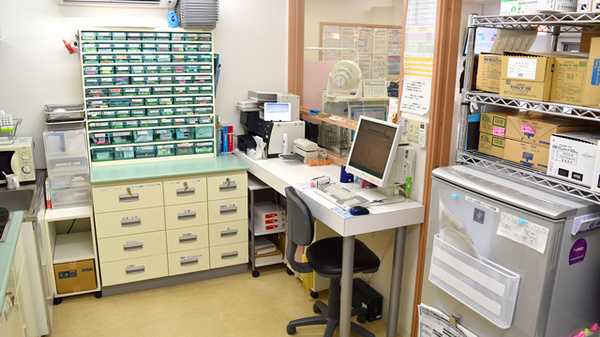 ことぶき薬局　青山店の調剤室