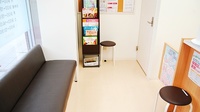 ことぶき薬局　京急蒲田店の待合スペース