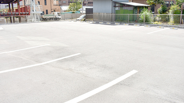 かもめ薬局の駐車場