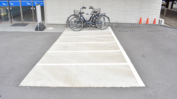 かもめ薬局の駐輪場