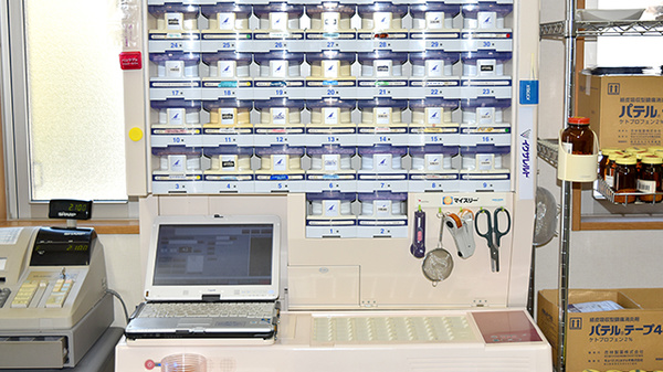 秋芳薬局の調剤器具