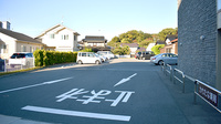川棚薬局の駐車場