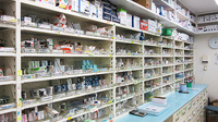 福神調剤薬局　天神南店の薬棚