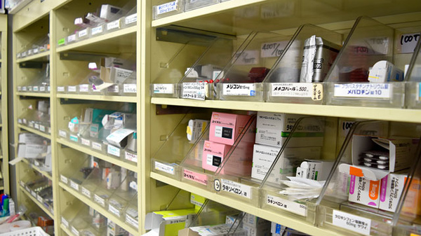 福神調剤薬局　中尾店の薬棚