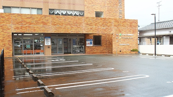 福神調剤薬局　奈多店の駐車場