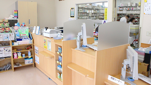 株式会社熊谷市薬剤師会会営薬局　佐谷田店の受付/カウンター