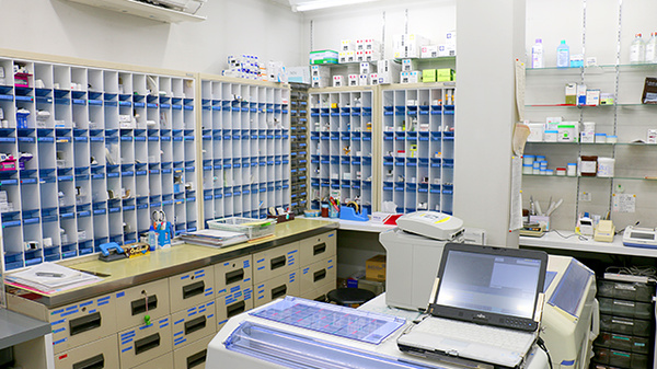 コスモ薬局の調剤室
