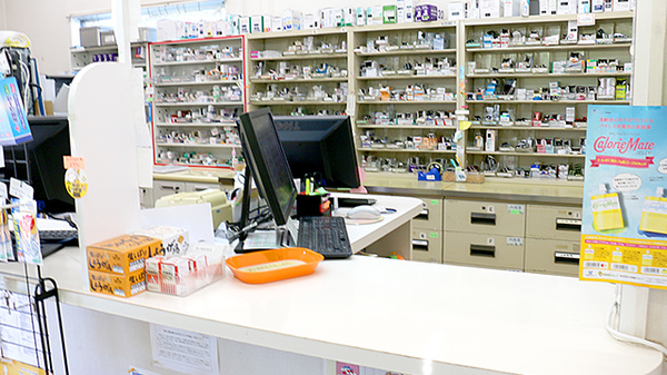 新生薬局の受付/カウンター