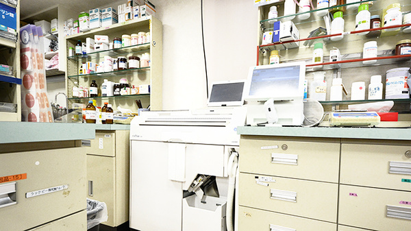 日生薬局　牛込店の調剤器具