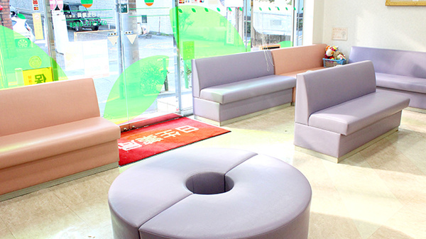 日生薬局　板橋店の待合スペース