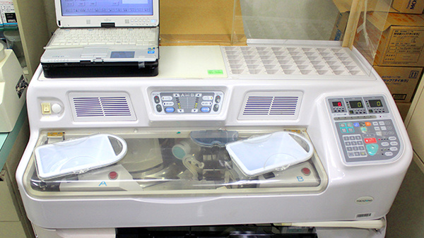 日生薬局　虎ノ門店の調剤器具