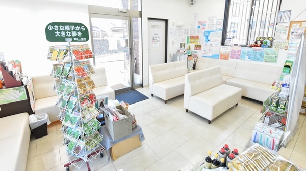 トーカイ薬局　多治見中央店の待合スペース