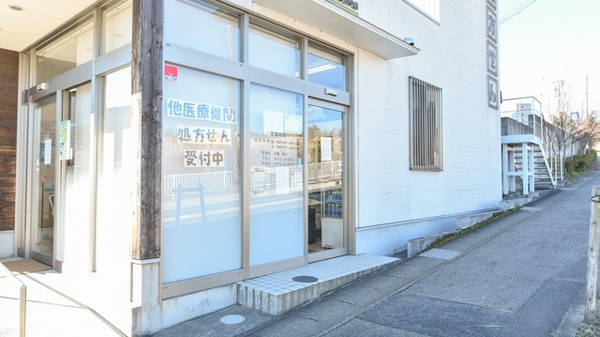 トーカイ薬局　多治見中央店の入口