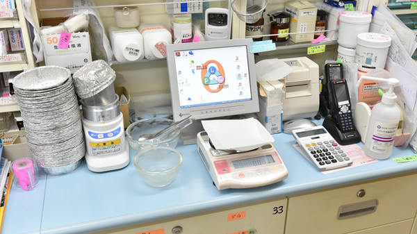 トーカイ薬局　多治見中央店の調剤器具