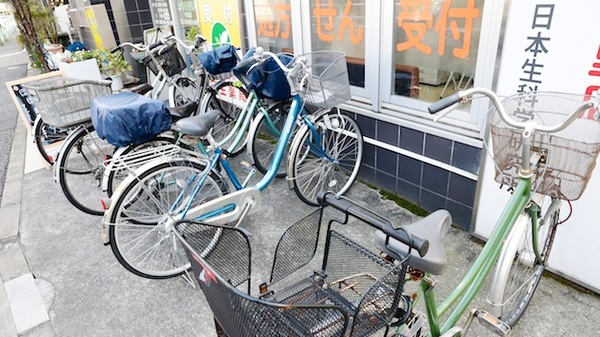 日生薬局　中里店の駐輪場