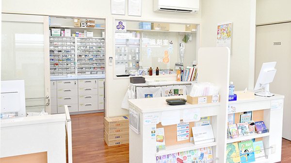 トモエ薬局　東豊中店の受付/カウンター