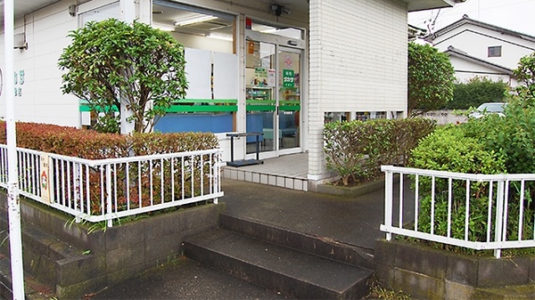 薬局タカサ　君津店の入口