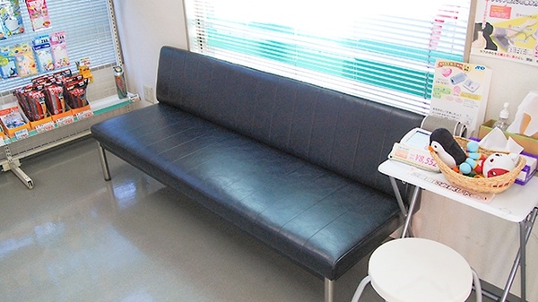薬局タカサ　ちはら台店の待合スペース
