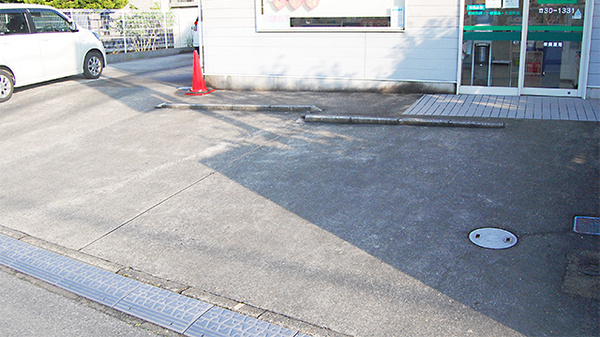 薬局タカサ　畑沢店の駐車場