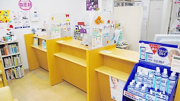 薬局タカサ　幕張マリンフォート店の受付/カウンター