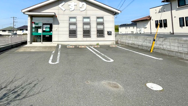 薬局タカサ　ほたる野店の駐車場