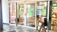 薬局タカサ　奈良輪店の入口