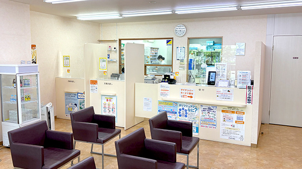 ファルコ薬局　寝屋川市駅前店の受付/カウンター