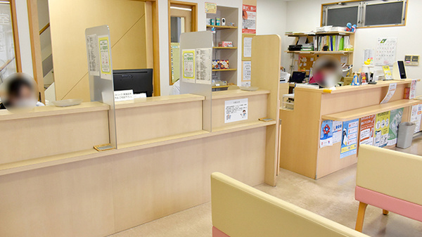 ファルコ薬局 みのり西陣店の受付/カウンター