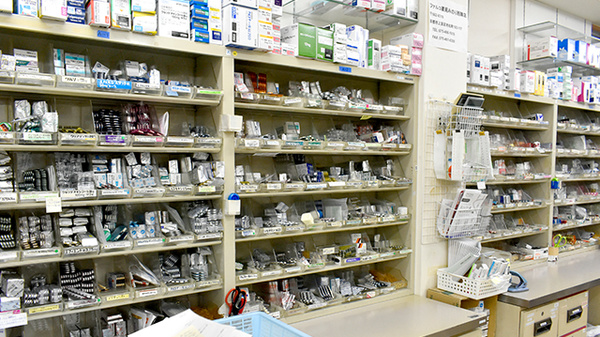 ファルコ薬局 みのり西陣店の薬棚
