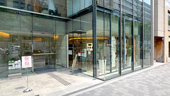 ファルコ薬局 四条烏丸店の外観