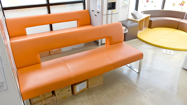 ファルコ薬局　北山駅前店の待合スペース