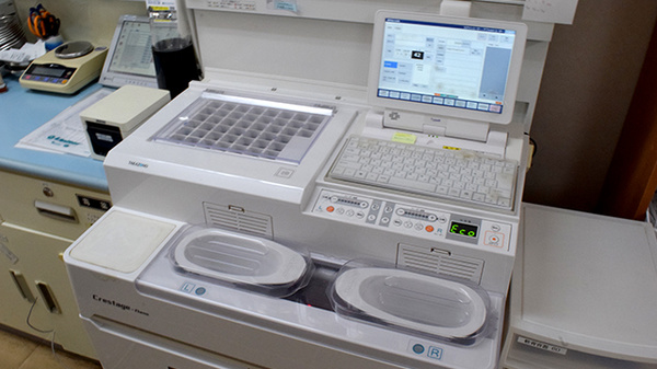 ファルコはやぶさ薬局　佐古店の調剤器具