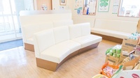 トーカイ薬局　古田店の待合スペース