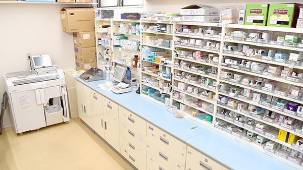 小林薬局佐古木支店の調剤室