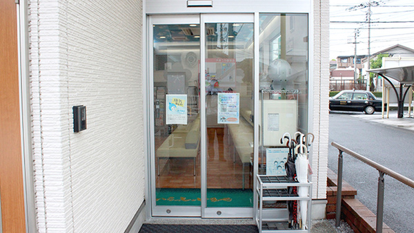 みはる薬局の入口