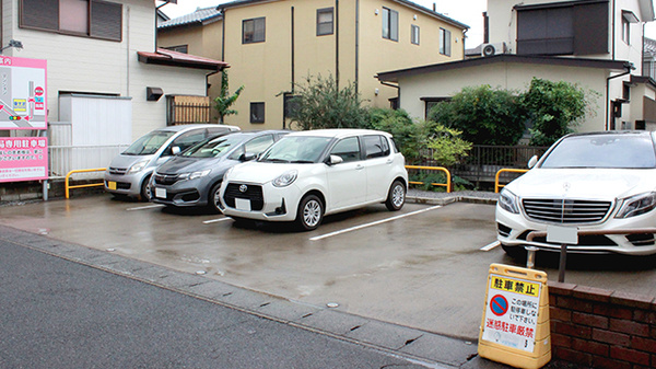 みはる薬局の駐車場