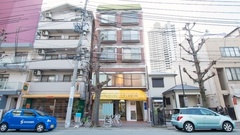 薬局ロイヤルファーマシーの外観