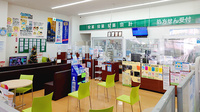 ウエルシア薬局　前橋上新田店の待合スペース