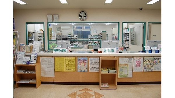 三郷しいの木薬局の受付/カウンター