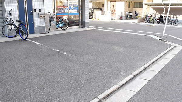 ひより薬局の駐車場