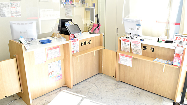 ココカラファイン薬局　大岡山駅前店の受付/カウンター