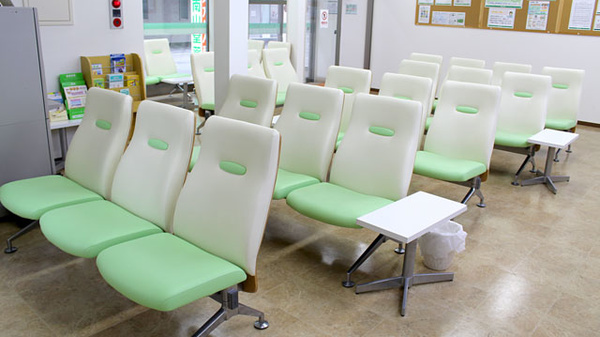 南山堂薬局　大国店の待合スペース