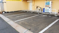 つばさ薬局の駐車場