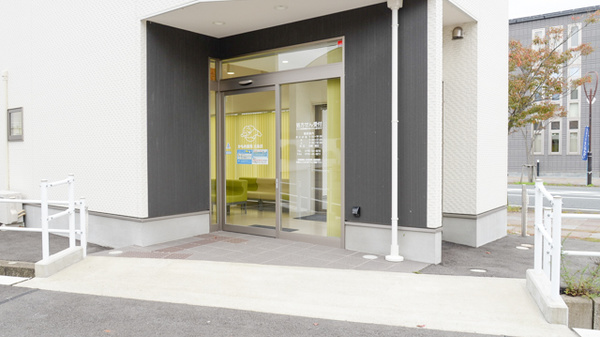かもめ薬局　北条店の入口