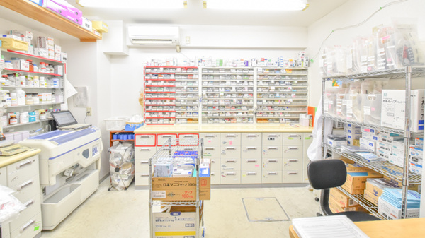 よつば薬局の調剤室