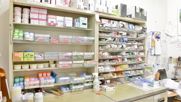 エルパセオ調剤薬局　東海店の薬棚