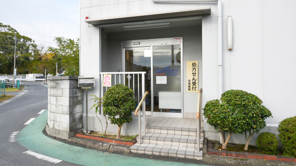 調剤薬局しづの入口